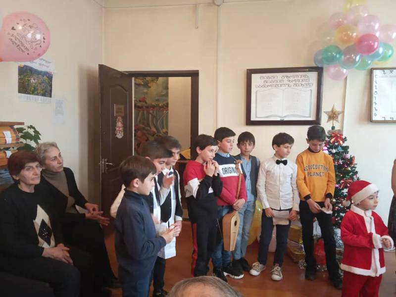 25 დეკემბერს ცაგერის მთავარი ბიბლიოთეკის საბავშვო განყოფილებაში წინასაახალწლო ზეიმი...